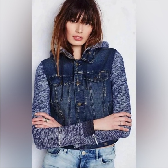 Free People - Hooded Jean Jacket - Sz L – Distressed Denim Knit Sleeves & Hood - Picture 2 of 9
